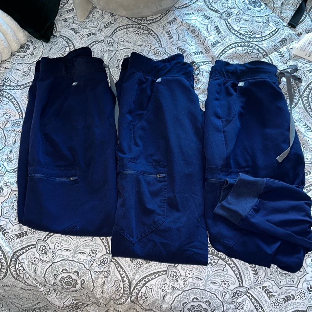 3 pack navy FIGS Zamora